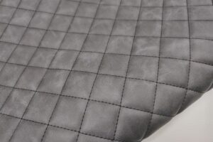 BLACK SQUARE DESIGN / BLACK THREAD