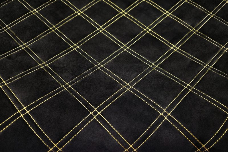 20250412 165852 PREMIUM SUEDE SQUARE SCHWARZ / GELBE NAHT