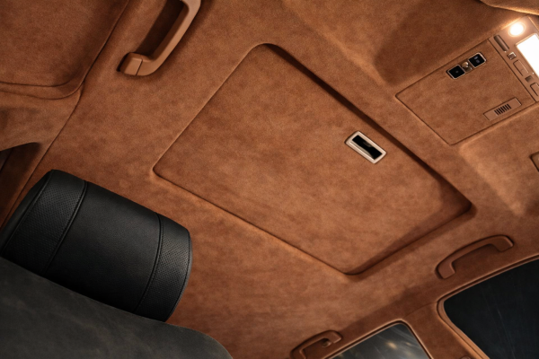 ChatGPT Imagen 1 Ene 2026, 16 41 11 HEADLINER SUPREME SUEDE - CARMEL