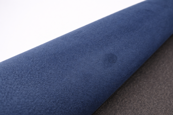 ChatGPT Imagen 2 Ene 2026, 10 32 19 HEADLINER SUPREME SUEDE - AZUL
