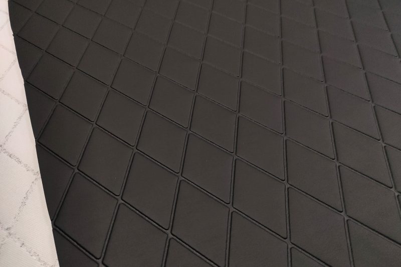 KARO DESIGN / CZARNA