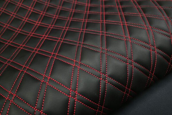 DOUBLE KARO DESIGN / NIĆ CZERWONA