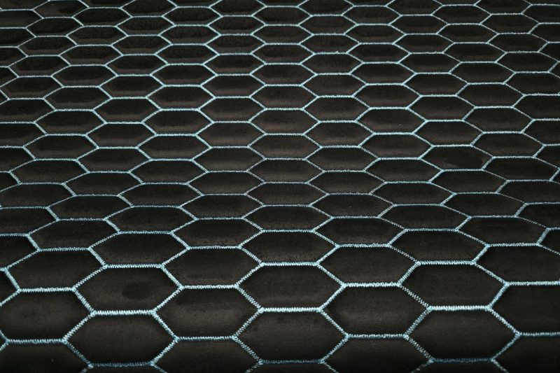PREMIUM-WILDLEDER IM CARRERA-DESIGN, SCHWARZ / LAZURBLAUER FADEN