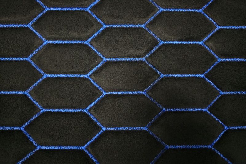 20250912 174751 PREMIUM-WILDLEDER IM CARRERA-DESIGN, SCHWARZ / BLAUE NÄHTE