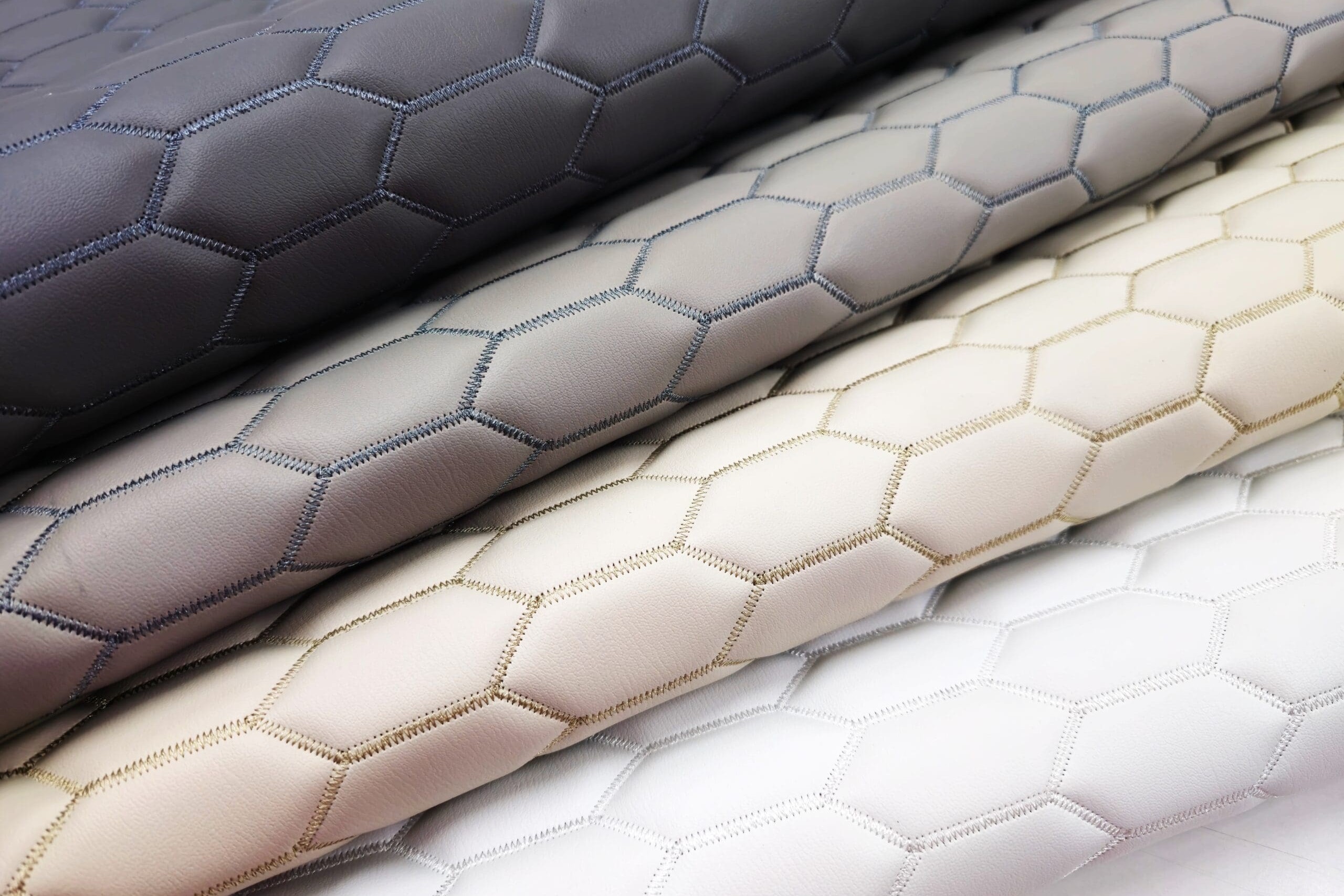 SKÓRY SYNTETYCZNE PIKOWANE