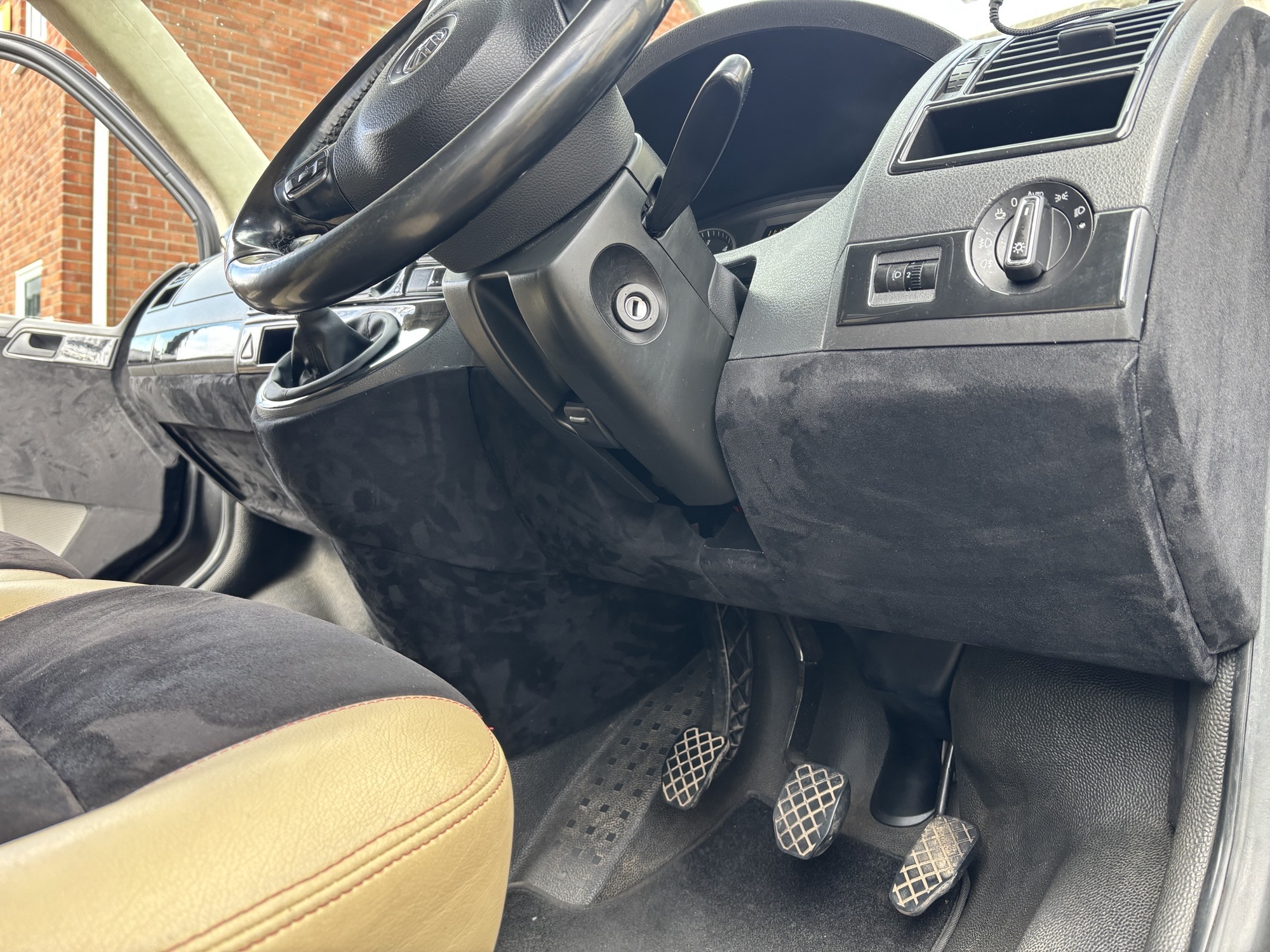 TISSUS POUR TABLEAUX DE BORD