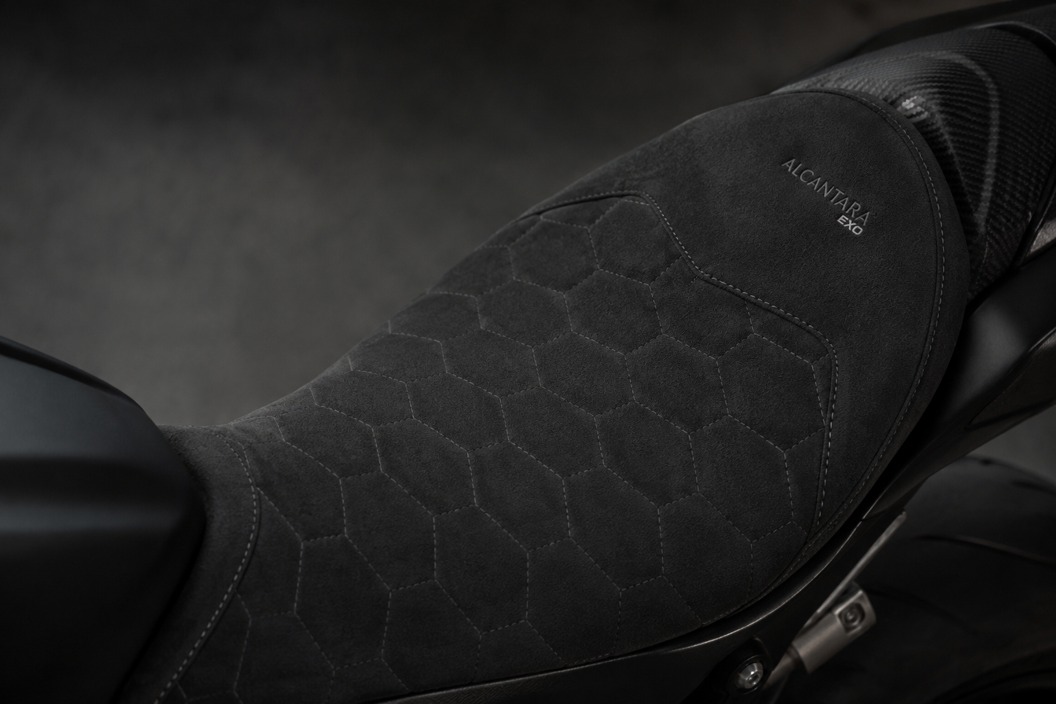 ALCANTARA EXO (OUTDOOR)
